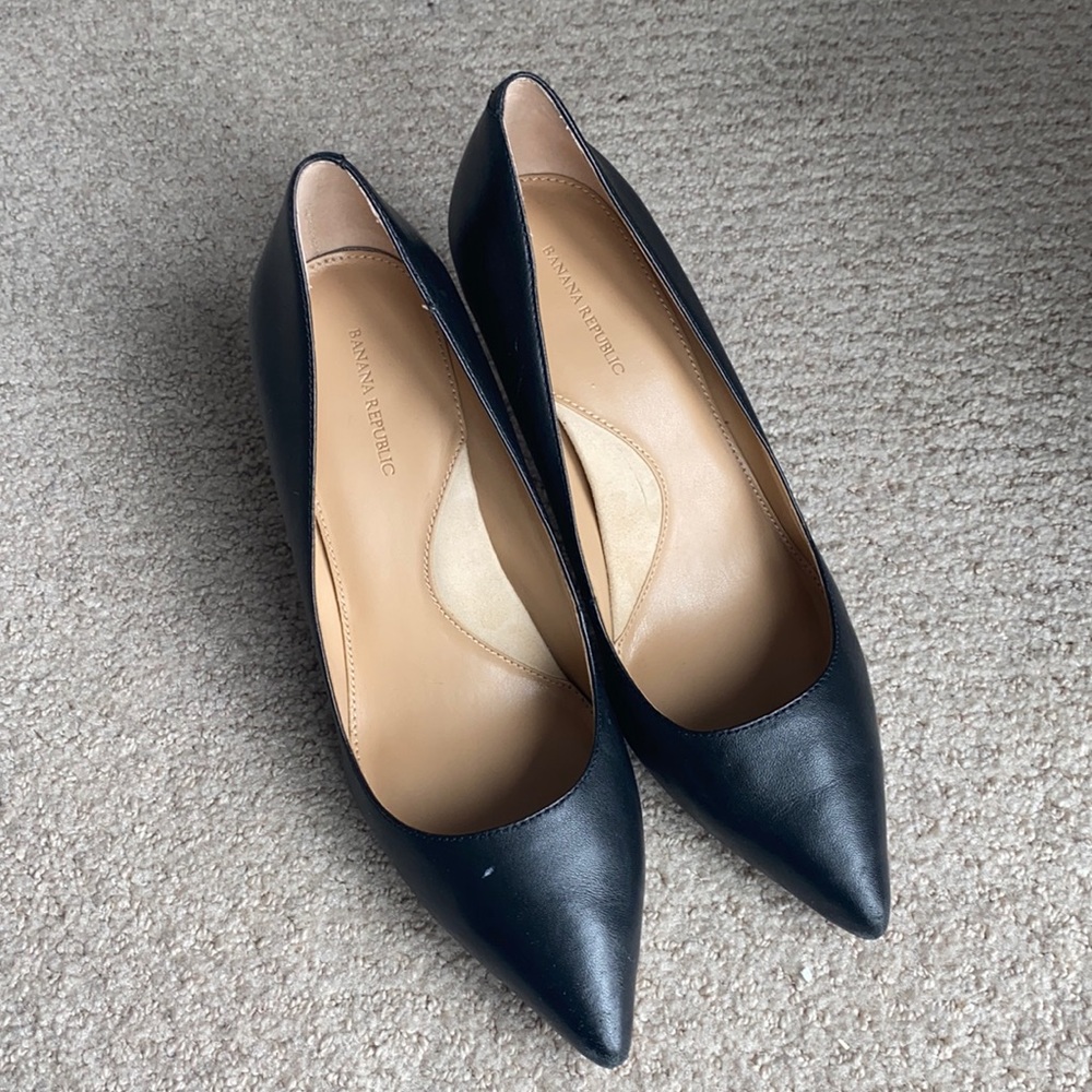 Banana republic black heels